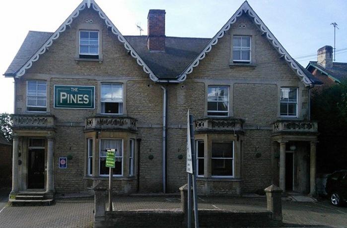 The Pines Guest Accommodation Chippenham  Exterior foto