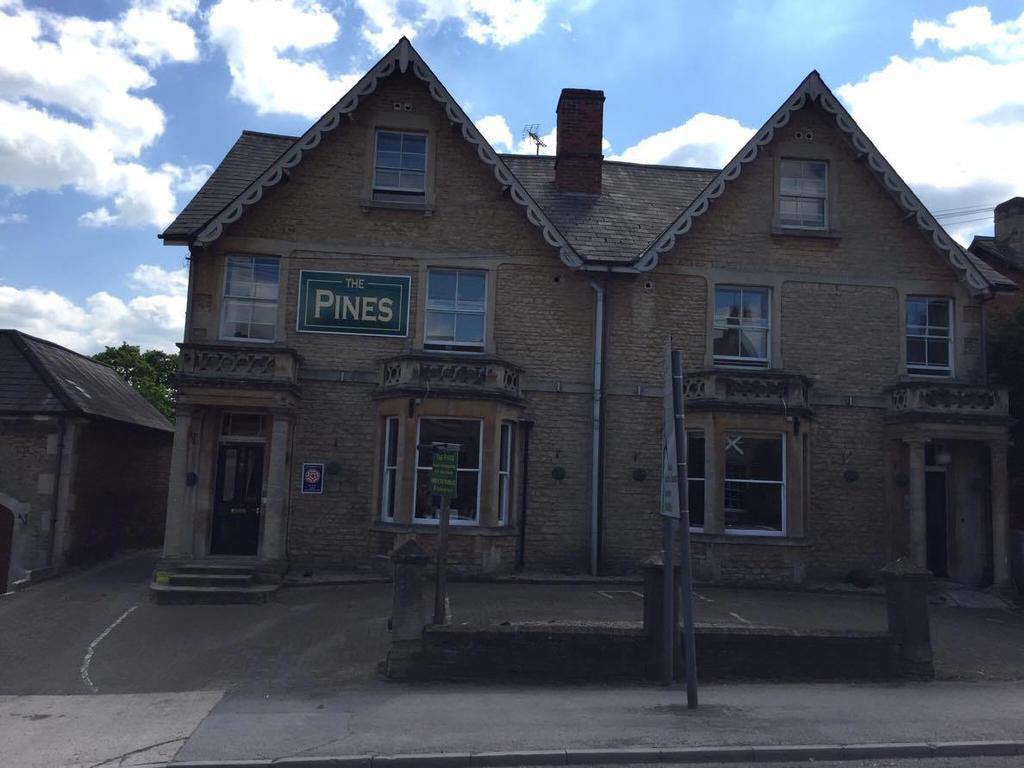 The Pines Guest Accommodation Chippenham  Exterior foto